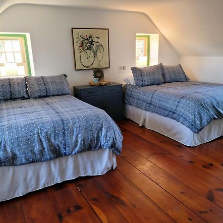 Downingtown Manor - 1900S Farmhouse With Creek Views 外观 照片