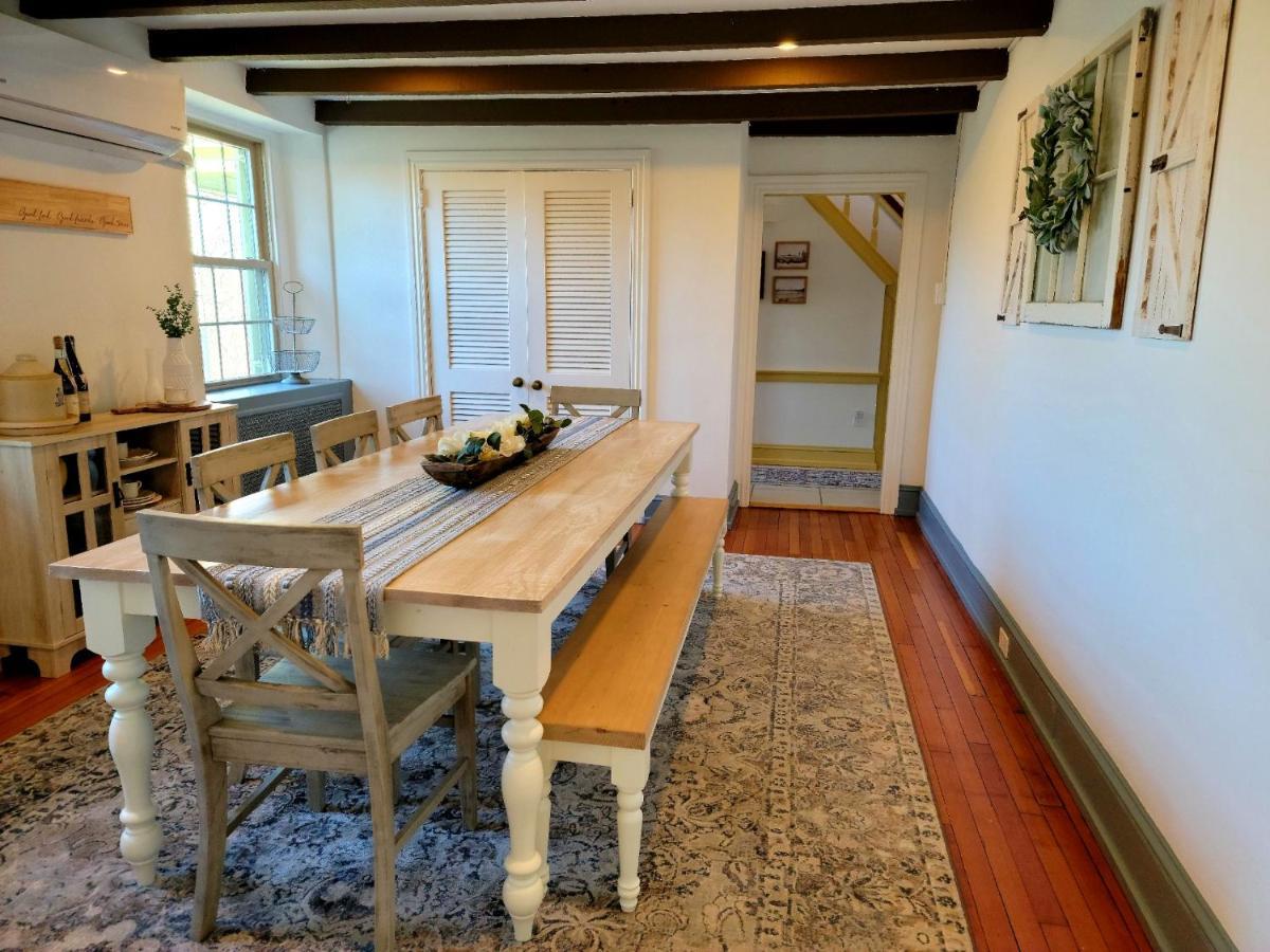 Downingtown Manor - 1900S Farmhouse With Creek Views 外观 照片