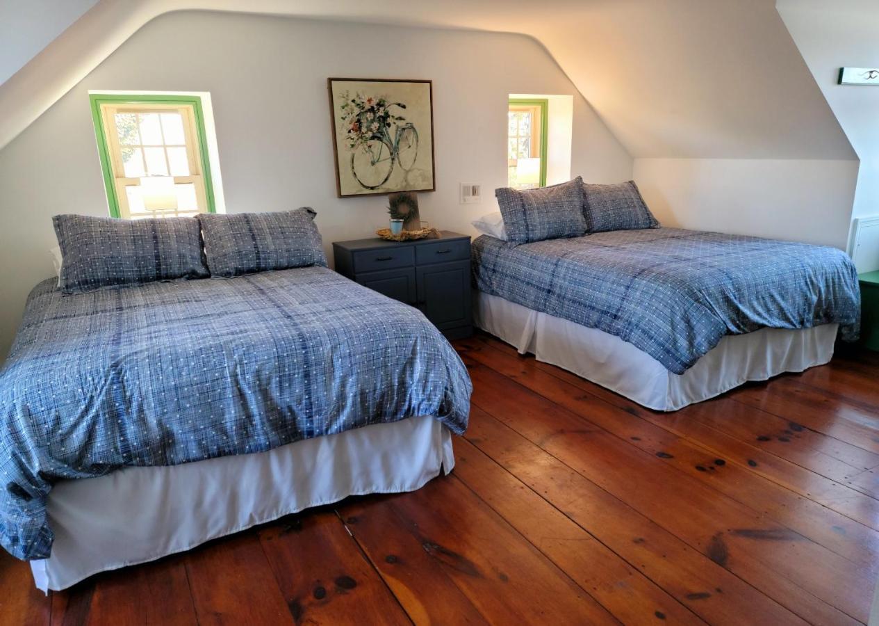 Downingtown Manor - 1900S Farmhouse With Creek Views 外观 照片